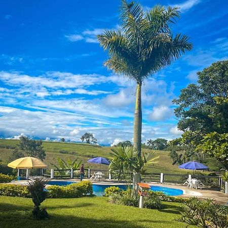 Finca Hotel Palmas Frente A Panaca Quimbaya Ngoại thất bức ảnh