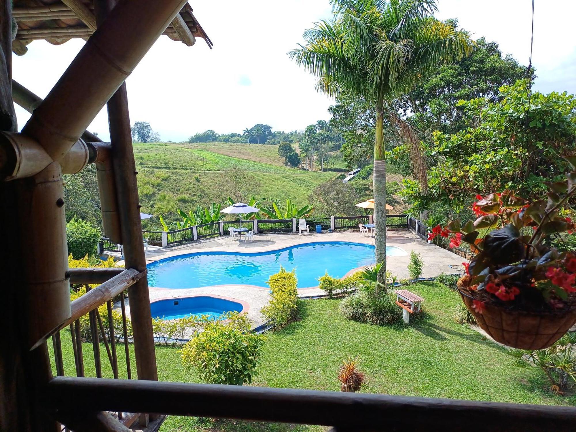 Finca Hotel Palmas Frente A Panaca Quimbaya Ngoại thất bức ảnh